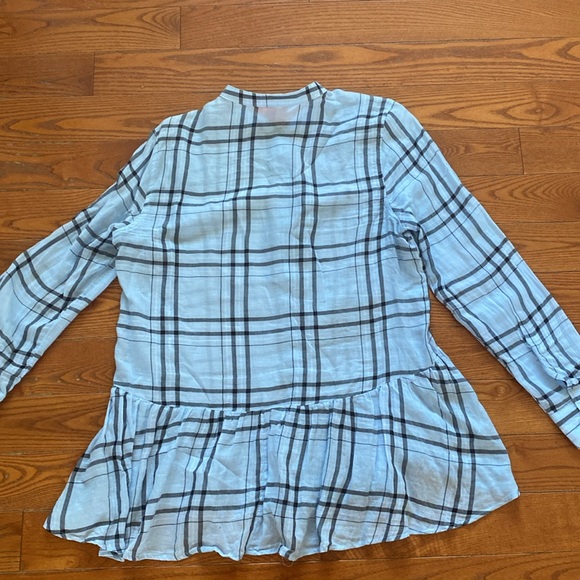 Joe Fresh women’s blouse blue size medium long sleeve thin light flared bottom. - Picture 9 of 12